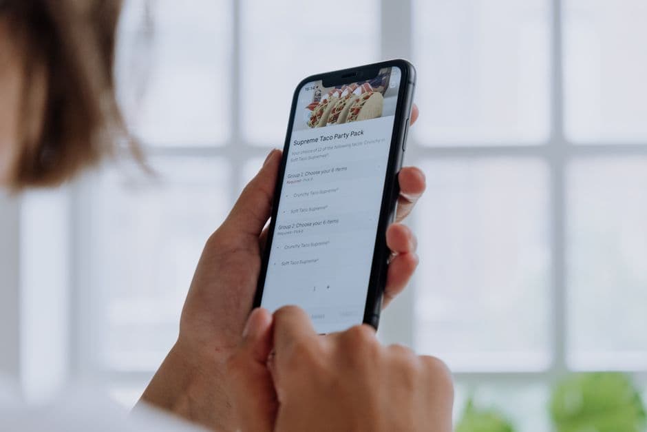 Mobile restaurant ordering screen with neatly placed add-ons and pairings