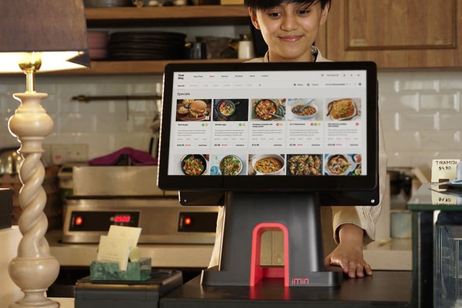 Restaurant operator using a checklist to set up item availability rules
